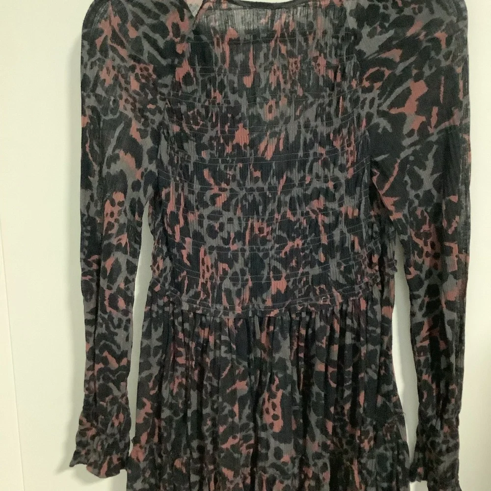 FREE PEOPLE Animal Print V Neck Tunic Size XS - Picture 5 of 6
